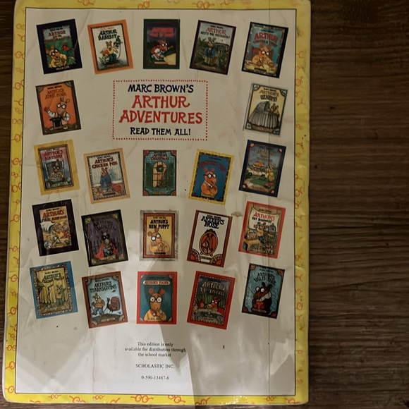 Arthur’s eyes book - Picture 2 of 2